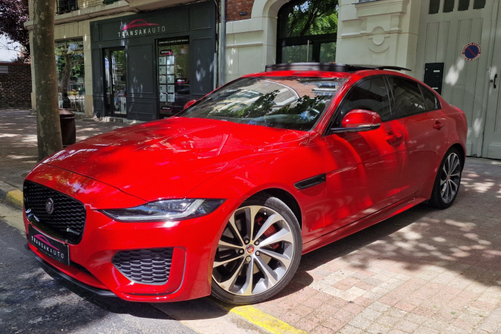JAGUAR XE
